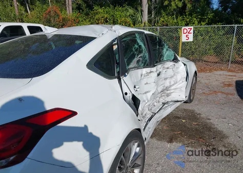 2016 Hyundai Genesis 3.8 из США, поврежденный, VIN KMHGN4JE7GU132432